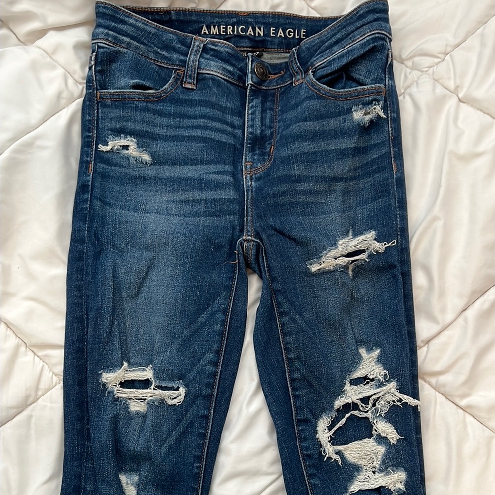 American Eagle Outfitters Women's Distressed Blue Jeans